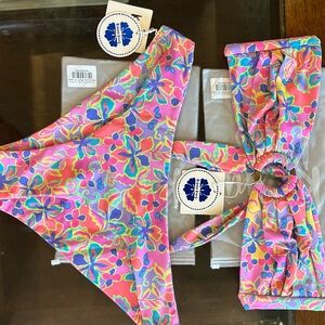 Kulani Kinis bikni top and bottom with a cute skirt